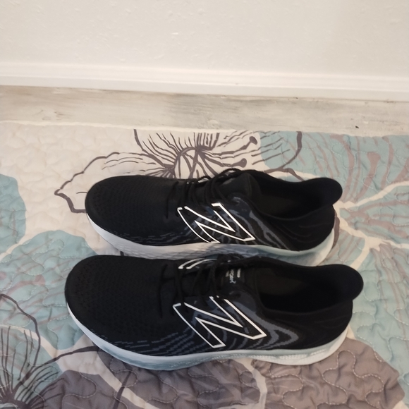 New Balance Shoes Womens US size10.5Fresh Foam 1080 Running Sneakers Knit LowTop - Picture 2 of 16